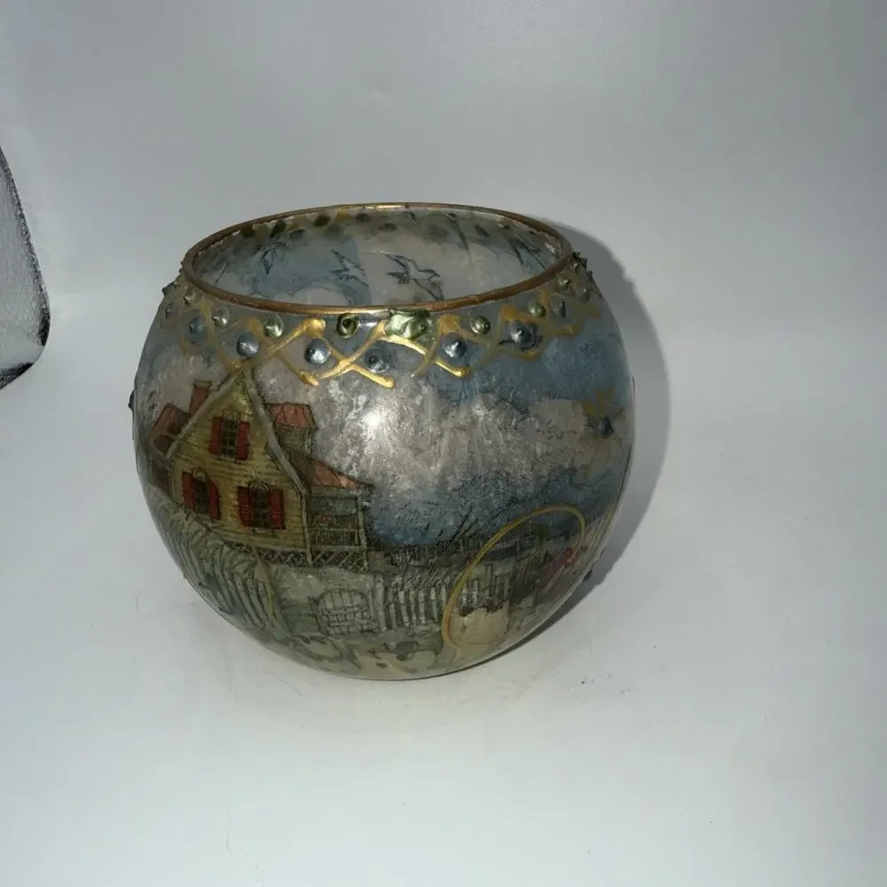 Decorative Glass Vase With Painted Beach Scene With Raised Beam Rim